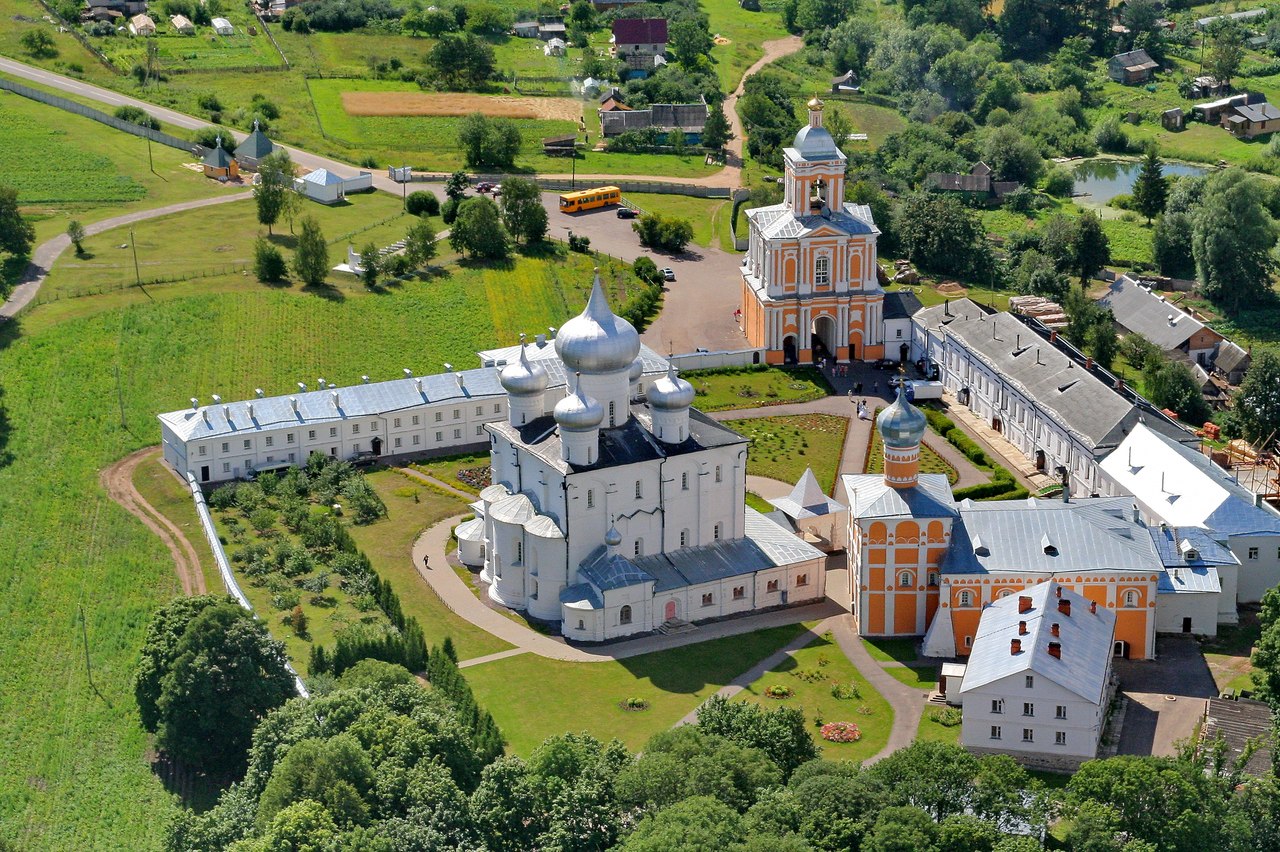 Варлаамо — Хутынский Спасо — Преображенский монастырь.