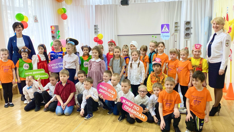 В Новгородском районе открылся автогородок для самых маленьких участников дорожного движения.. В Новгородском районе открылся автогородок для самых маленьких участников дорожного движения..